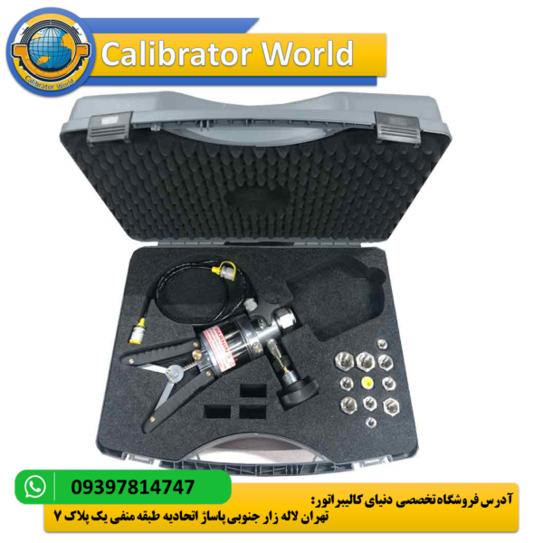پمپ تست فشار هیدرولیک EIUK PGS-700 - نمایش دستگاه با طراحی مقاوم و جمع‌وجور، مناسب برای استفاده در محیط‌های صنعتی و آزمایشگاهی